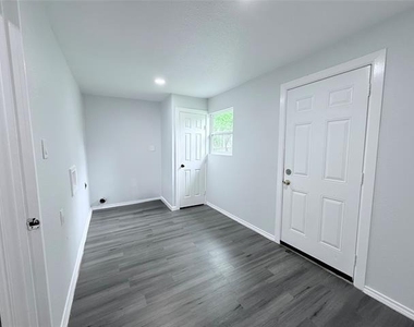 1326 W Sears Street - Photo Thumbnail 18