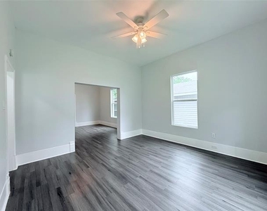 1326 W Sears Street - Photo Thumbnail 5