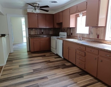 8335 Horseshoe Drive - Photo Thumbnail 5