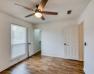 1700 Willow Vale Drive - Photo Thumbnail 15