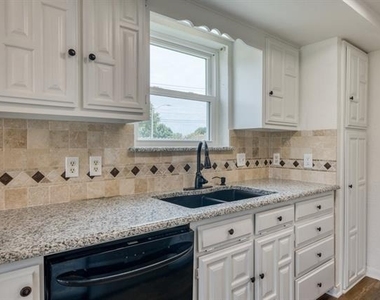 1700 Willow Vale Drive - Photo Thumbnail 11