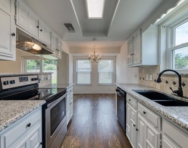 1700 Willow Vale Drive - Photo Thumbnail 12