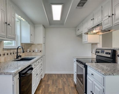 1700 Willow Vale Drive - Photo Thumbnail 9