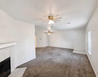 3211 Roundtree Lane - Photo Thumbnail 9
