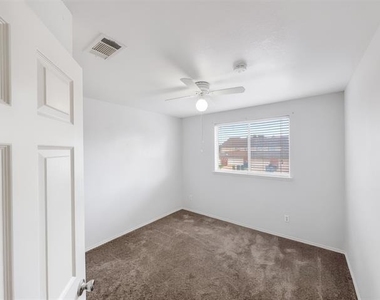 3211 Roundtree Lane - Photo Thumbnail 22