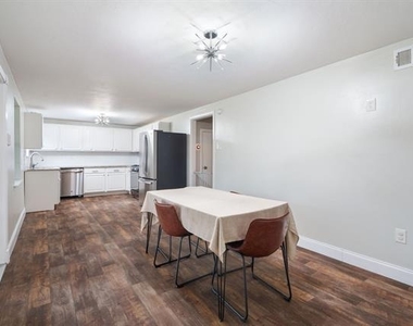 1614 Seevers Avenue - Photo Thumbnail 5