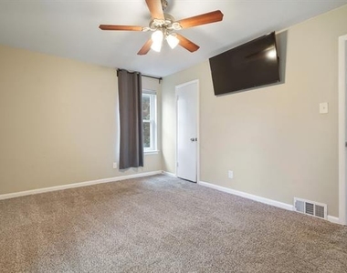 1614 Seevers Avenue - Photo Thumbnail 10