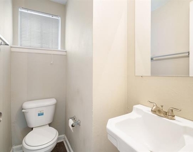 1614 Seevers Avenue - Photo Thumbnail 13