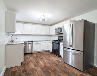 1614 Seevers Avenue - Photo Thumbnail 2