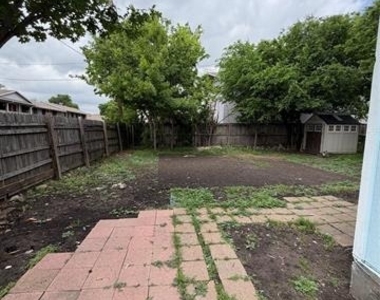 1227 W Avenue Avenue E - Photo Thumbnail 6