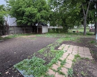 1227 W Avenue Avenue E - Photo Thumbnail 7