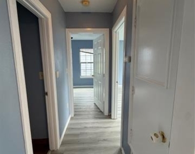 1227 W Avenue Avenue E - Photo Thumbnail 3