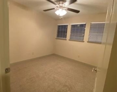 10151 Camelot Drive - Photo Thumbnail 10