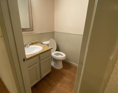 10151 Camelot Drive - Photo Thumbnail 2