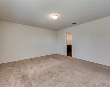 305 Falling Star Drive - Photo Thumbnail 19
