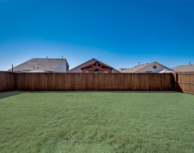 305 Falling Star Drive - Photo Thumbnail 29