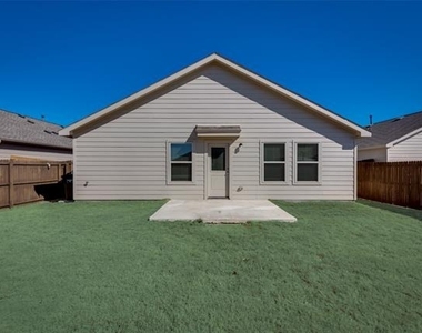 305 Falling Star Drive - Photo Thumbnail 25