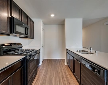 305 Falling Star Drive - Photo Thumbnail 9