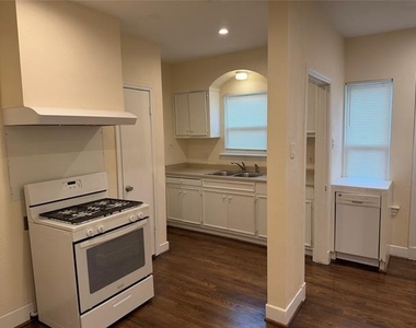 522 Cameron Avenue - Photo Thumbnail 3