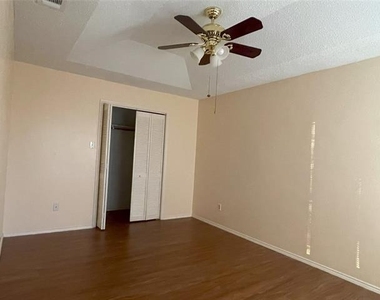 5719 Red Cactus Court - Photo Thumbnail 7