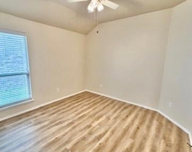 1106 Ellis Road - Photo Thumbnail 14