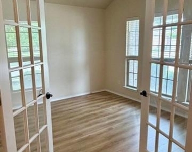 1106 Ellis Road - Photo Thumbnail 3