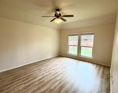 1106 Ellis Road - Photo Thumbnail 9
