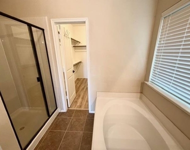1106 Ellis Road - Photo Thumbnail 11