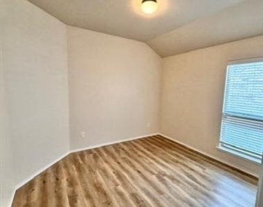 1106 Ellis Road - Photo Thumbnail 13