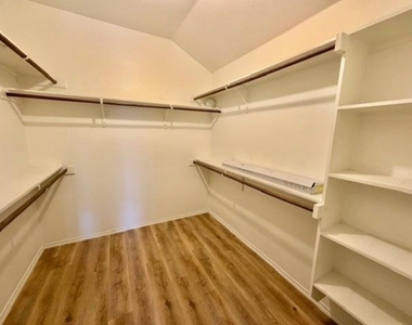 1106 Ellis Road - Photo Thumbnail 12