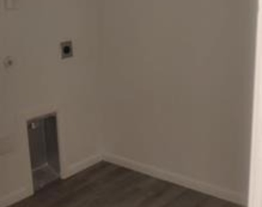 308 Youngblood Lane - Photo Thumbnail 12