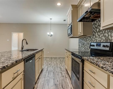 336 Austin Avenue - Photo Thumbnail 10