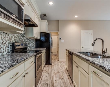 336 Austin Avenue - Photo Thumbnail 8