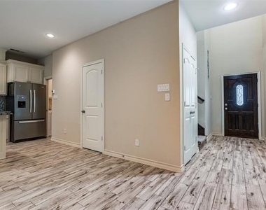 336 Austin Avenue - Photo Thumbnail 2