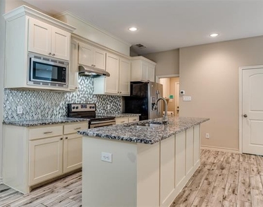 336 Austin Avenue - Photo Thumbnail 7