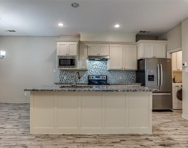 336 Austin Avenue - Photo Thumbnail 6