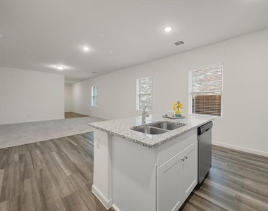 617 Delaware Avenue - Photo Thumbnail 10