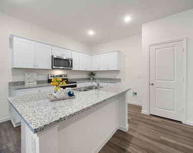 617 Delaware Avenue - Photo Thumbnail 9