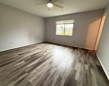 5620 Pearce Street - Photo Thumbnail 15