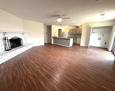 5620 Pearce Street - Photo Thumbnail 7