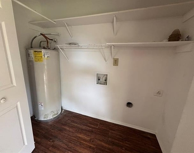 5620 Pearce Street - Photo Thumbnail 8