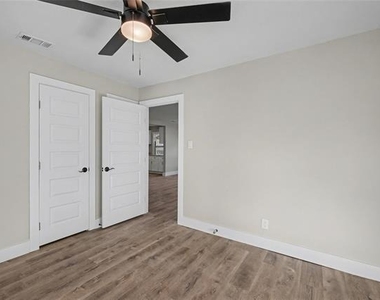 4220 Ramey Avenue - Photo Thumbnail 12