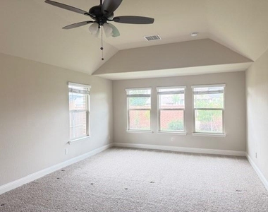 1009 Tree Shadow Lane - Photo Thumbnail 7