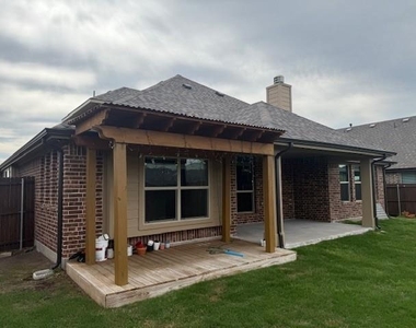 1009 Tree Shadow Lane - Photo Thumbnail 2