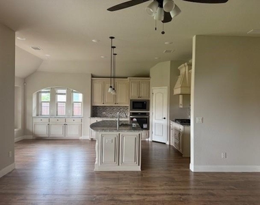 1009 Tree Shadow Lane - Photo Thumbnail 6