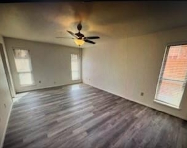 8001 Weehunt Court - Photo Thumbnail 6