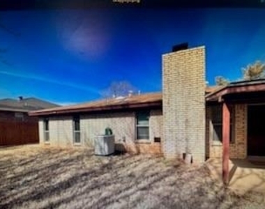 8001 Weehunt Court - Photo Thumbnail 9