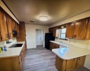 8001 Weehunt Court - Photo Thumbnail 3