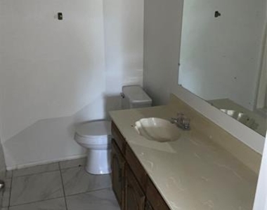 147 Hillcrest Street - Photo Thumbnail 13
