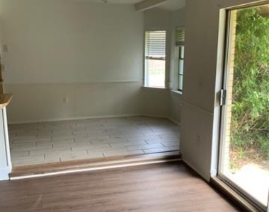 147 Hillcrest Street - Photo Thumbnail 6
